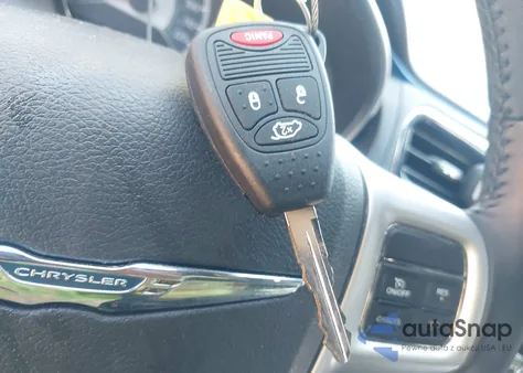 2013 Chrysler 200 Touring z USA, uszkodzony, nr VIN 1C3CCBBB6DN514284